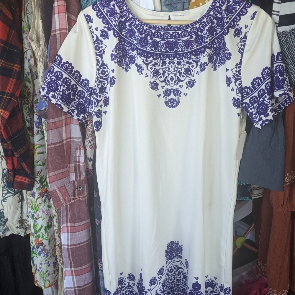 Dress - Picture 2 of 2